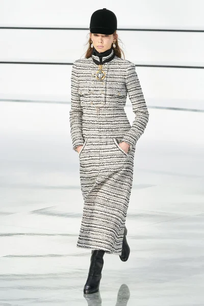 Look 35